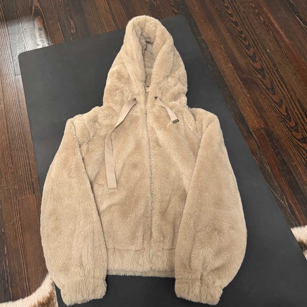 Philosophy Faux Fur Light Beige-Cream Jacket, Sz Small, Excellent Condition